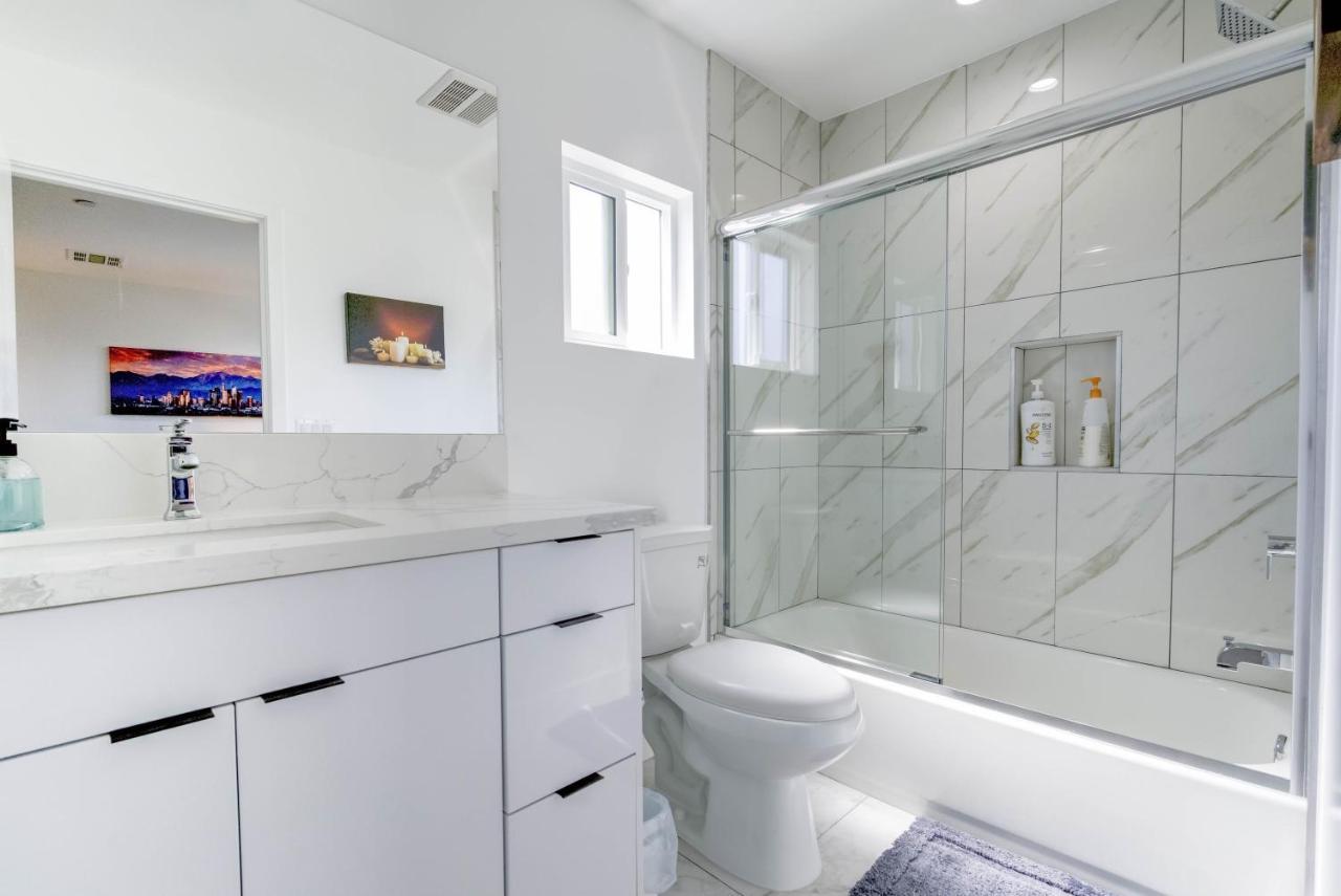 Modern Apartment In Studio City Лос Анджелис Екстериор снимка