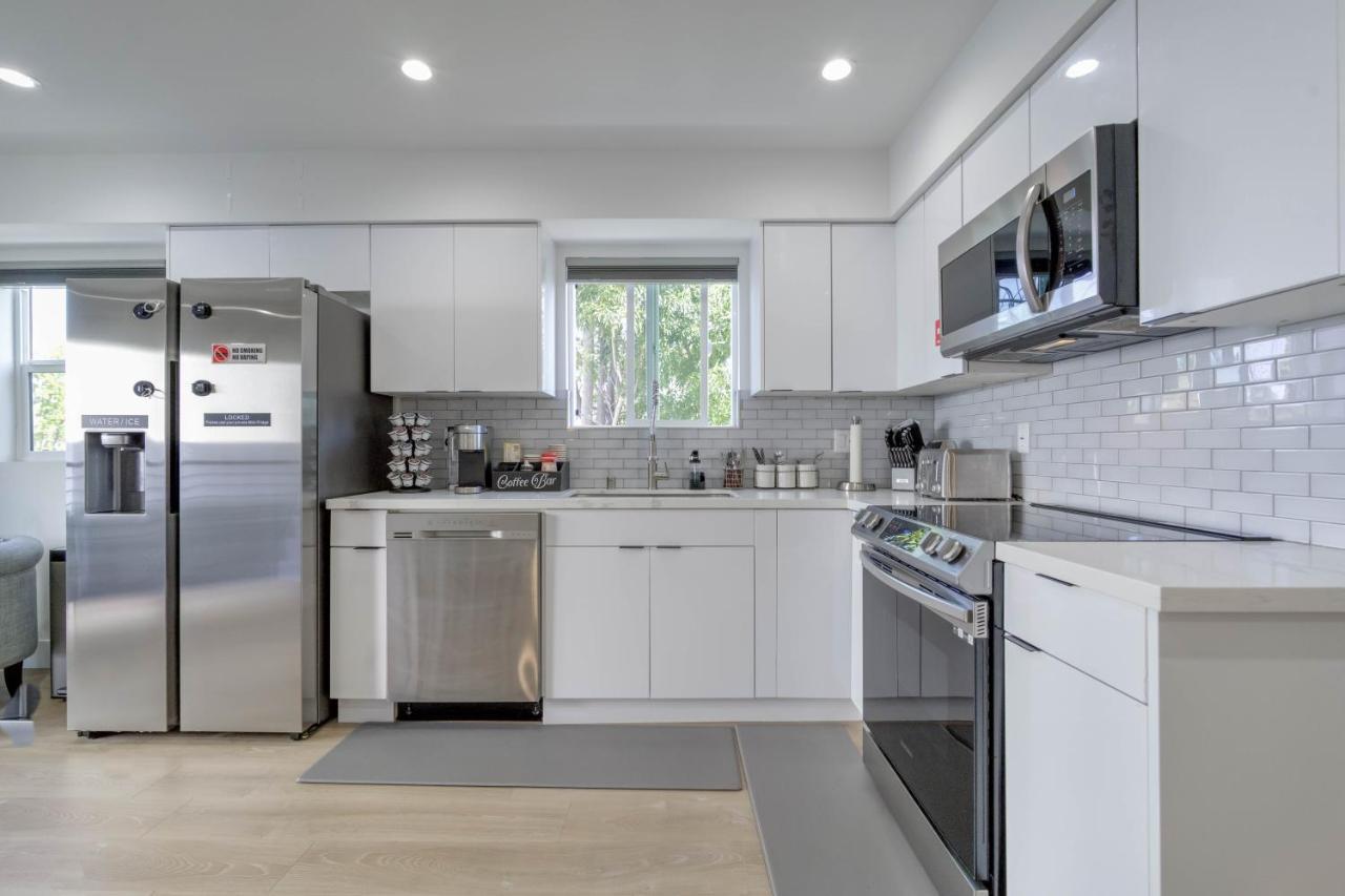 Modern Apartment In Studio City Лос Анджелис Екстериор снимка
